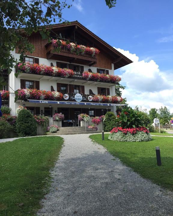 Neuer Am See Cafe - Restaurant